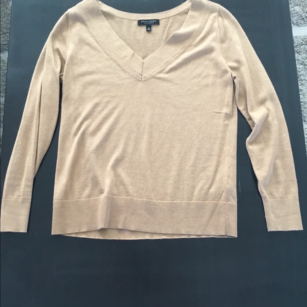 Banana Republic v neck sweater